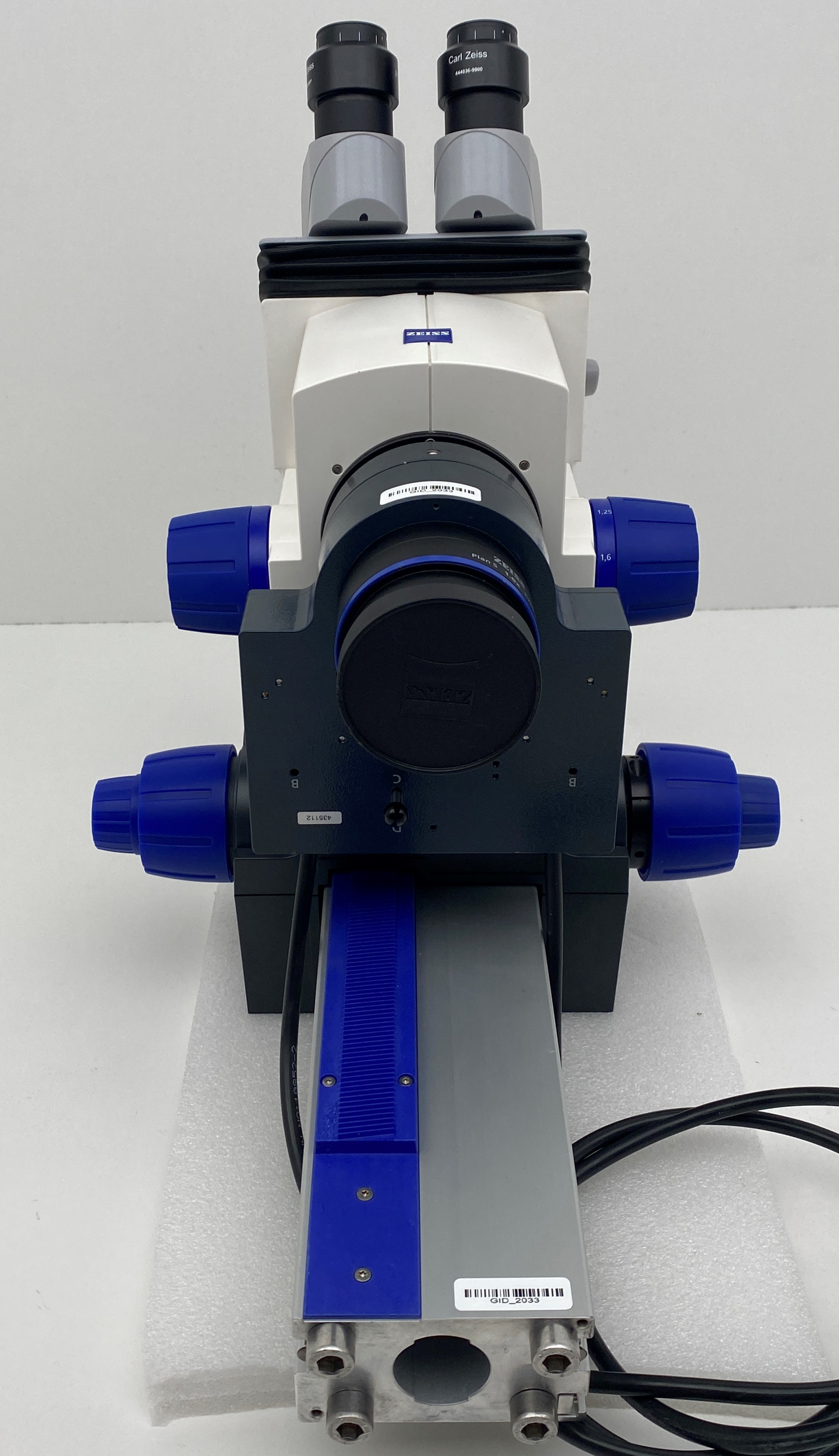 Zeiss Stereo Discovery V8 StereoZoom Microscope