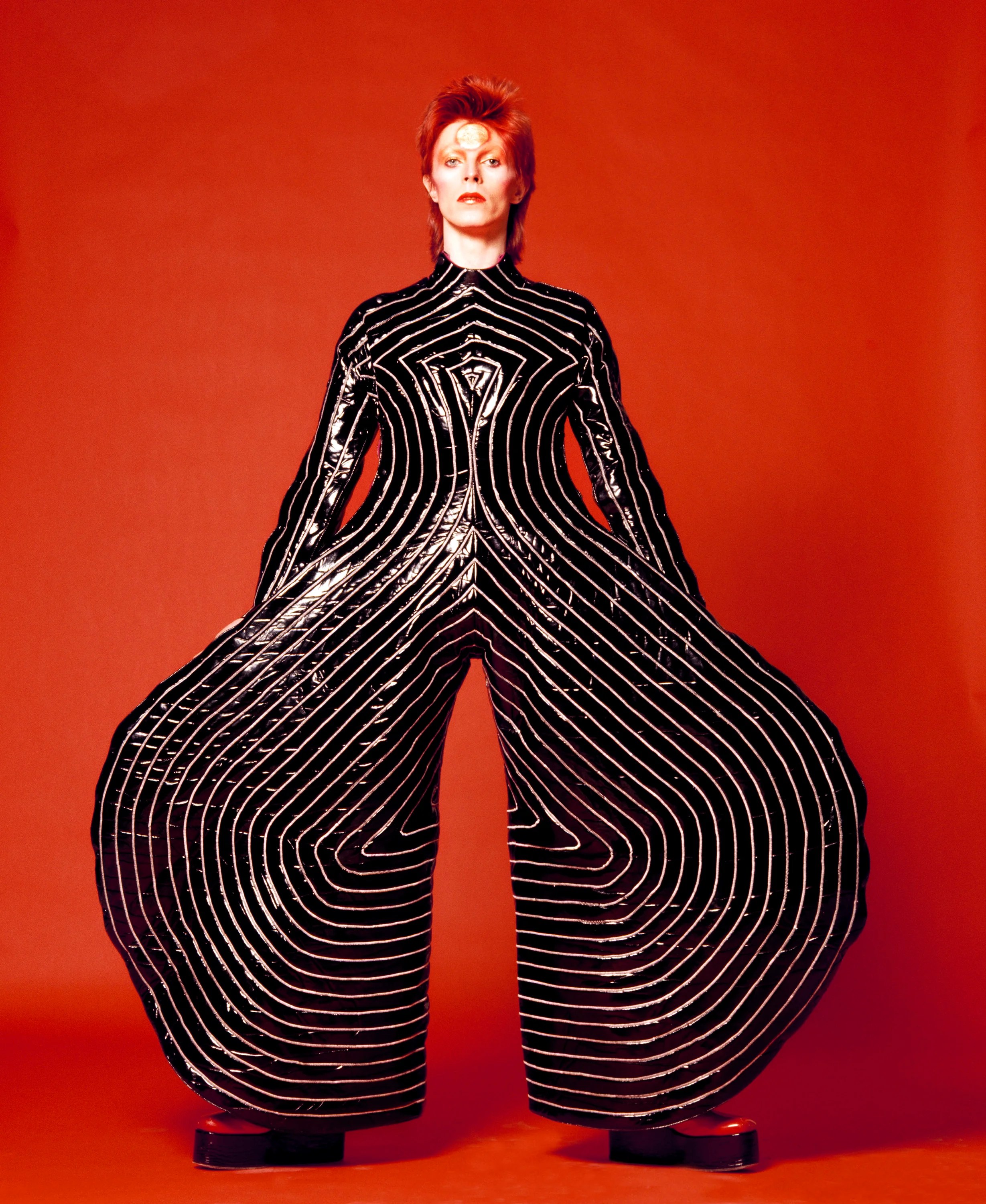 What's the difference? david before bowie. that is how the new david bowie biopic, directed by gabriel range and starring joh. Aladdin Sane tour outfit - David Bowie is - Pictures - CBS
