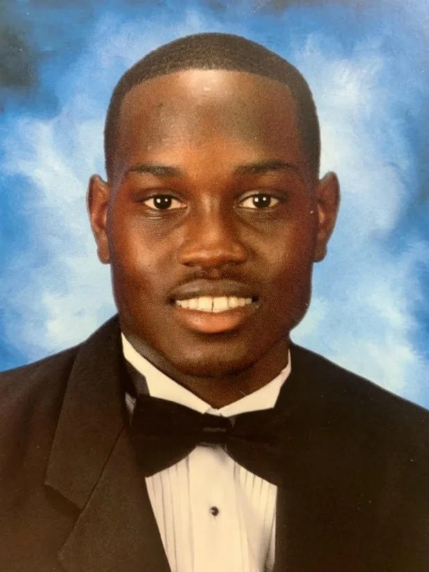 Nov 18, 2021 · travis mcmichael's defense lawyer, jason sheffield, asked about the events that led up to his shooting ahmaud arbery on february 23, 2020. Ahmaud Arbery case: What to know about the murder trial of