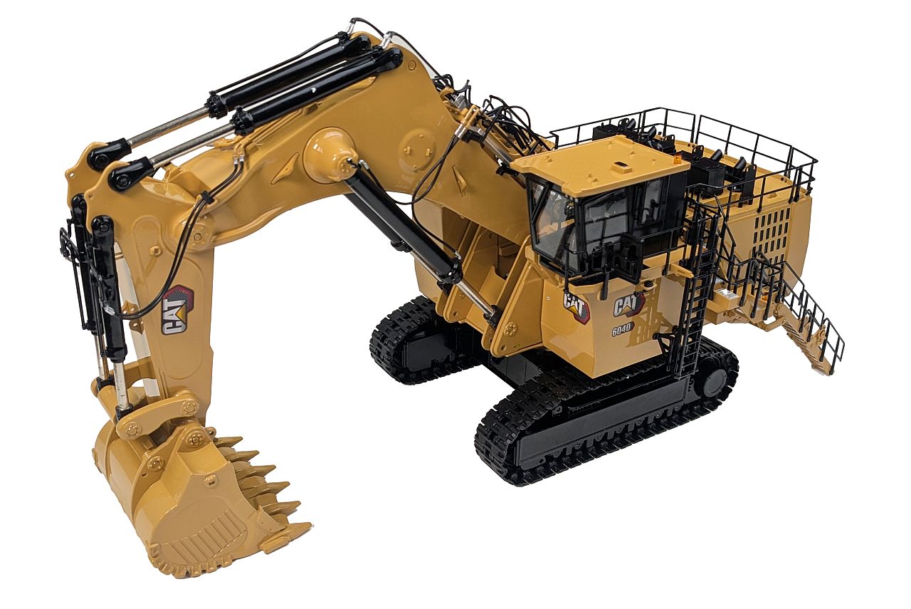 A Closer Look at the 1:48 scale Next Gen Cat® 6040 Hydraulic