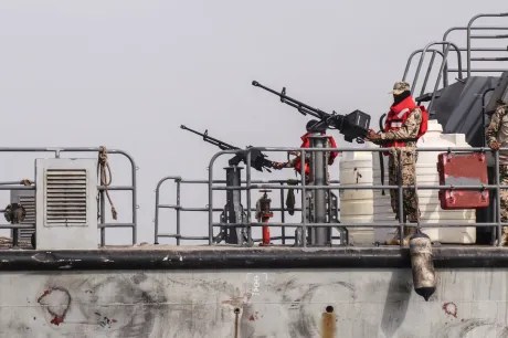 الرياض تقود تحركاً دولياً لحماية باب المندب وردع تهديدات الحوثيين