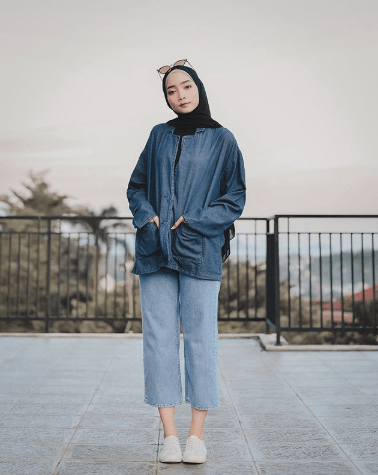 Unduh Gratis Gambar Dunia Belajar Wanita Cantik Mentahan Quotes Terkeren by Lampung Hits