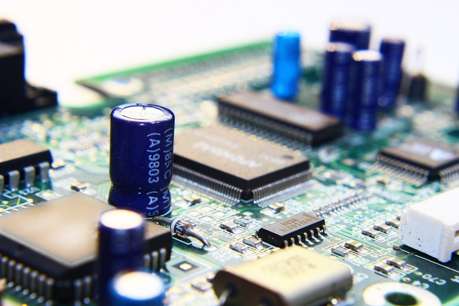 Electronic component lead-times continue to rise: what's causing these