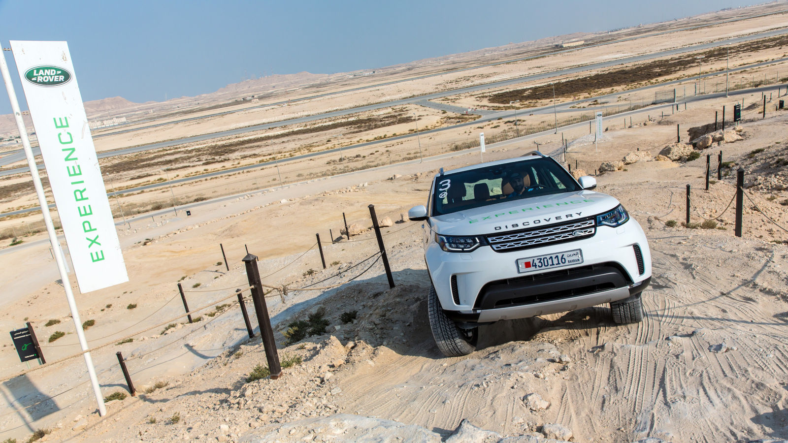 Off Road Driving Land Rover Experience Land Rover Qatar