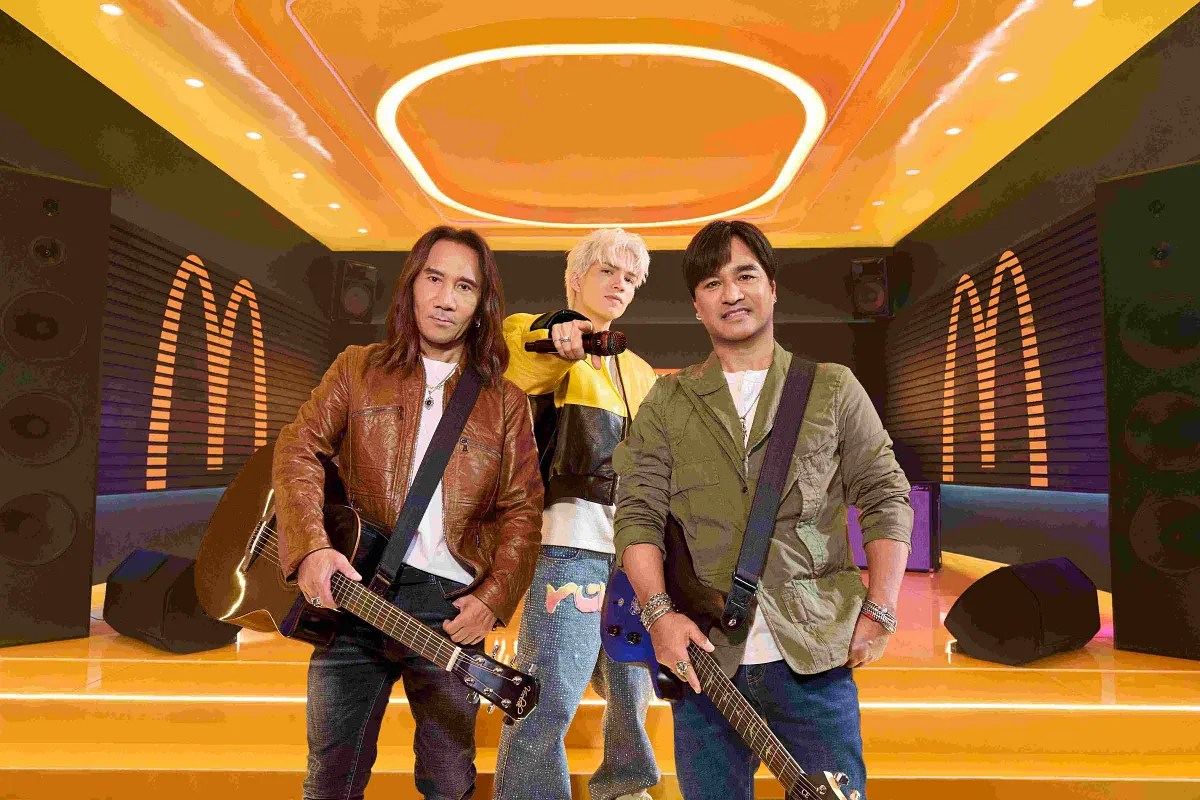 疊放十五層肉片的無敵大麥克漢堡與棒球應援套餐。