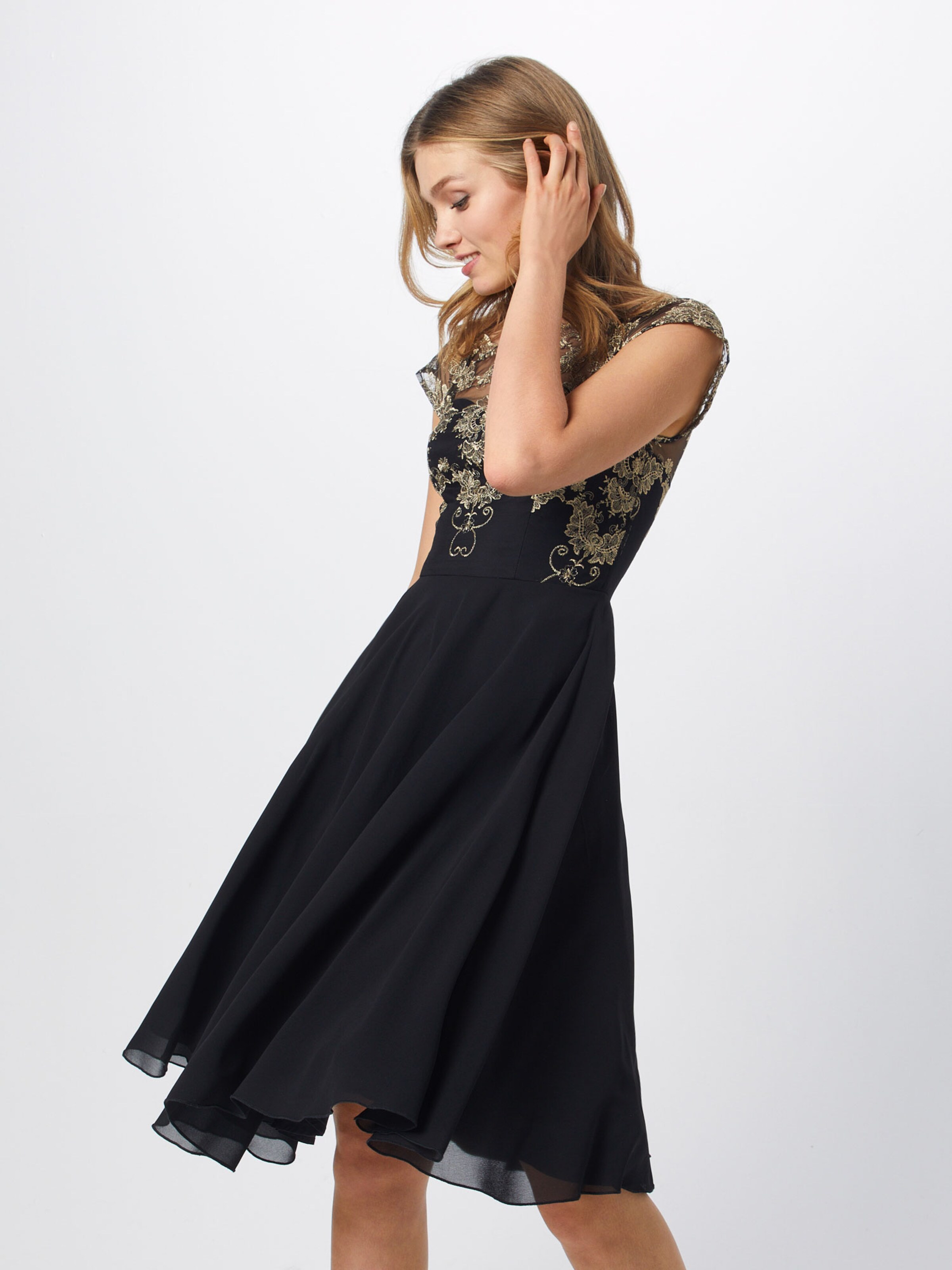 Chi Chi London Kleid Domenica In Schwarz About You