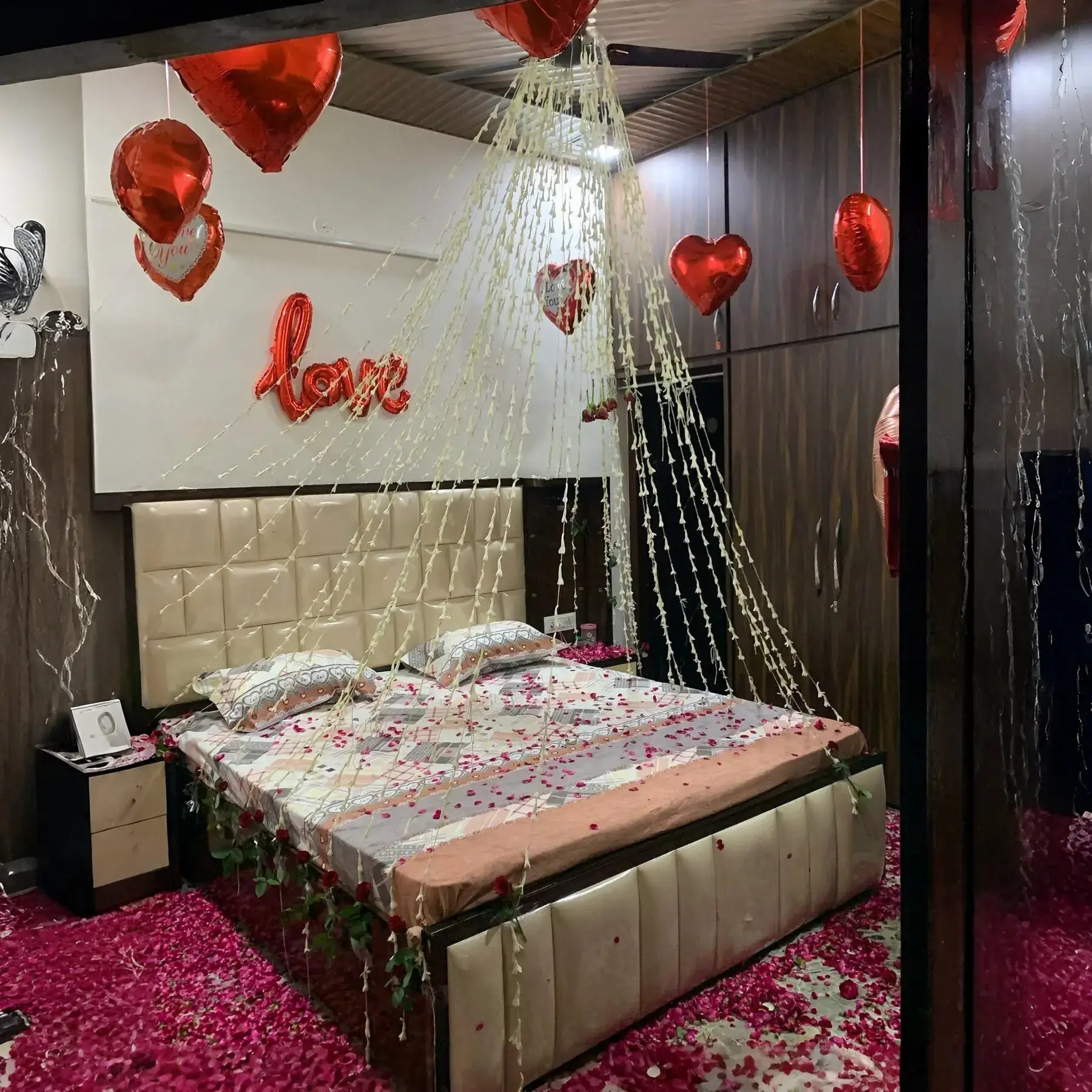 Romantic bedroom decoration set