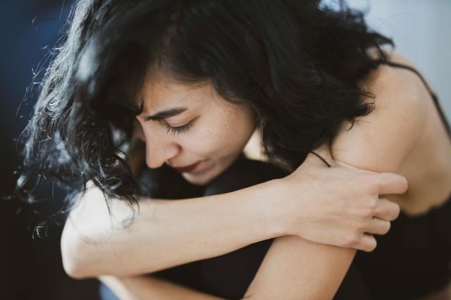 Sad woman in deep thought | Source: Pexels