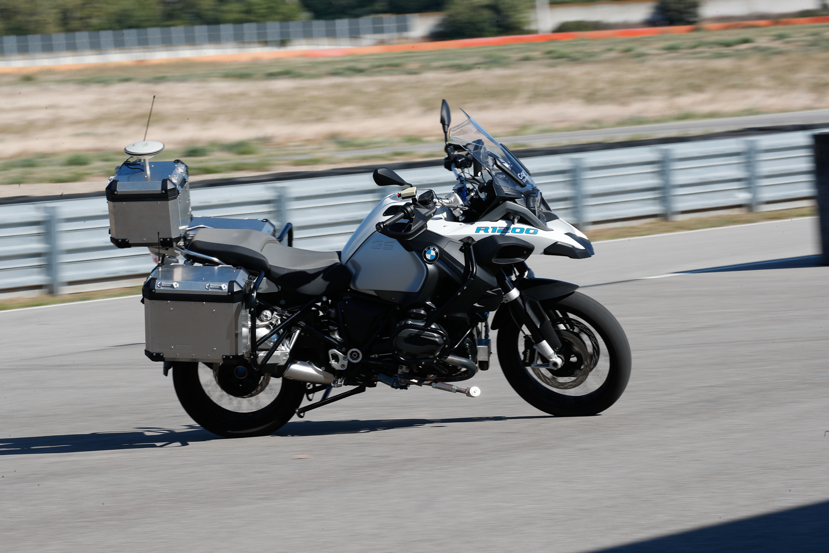 Bmw motorrad creates autonomous bmw r 1200 gs