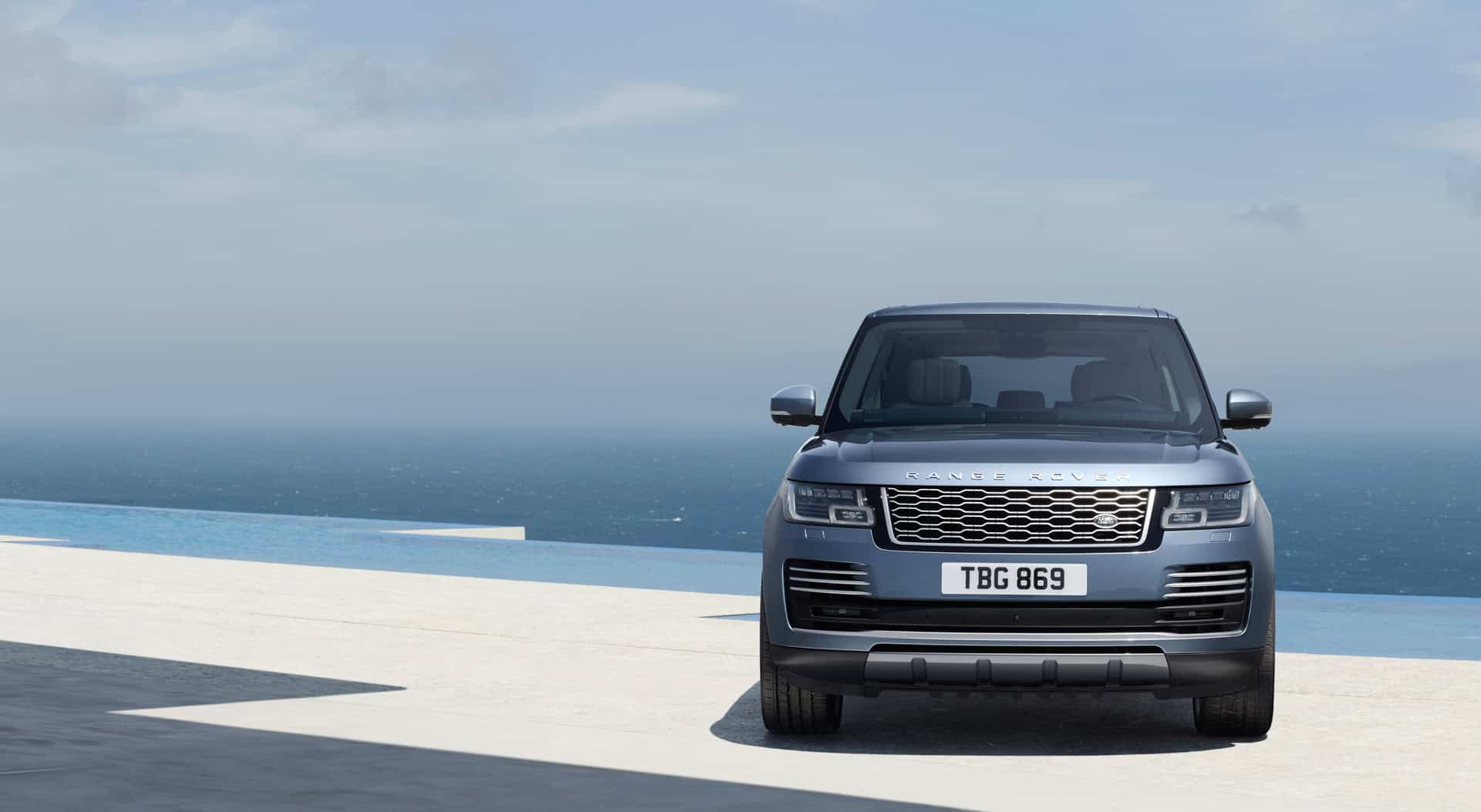 Photo comparison: bmw x7 vs range rover