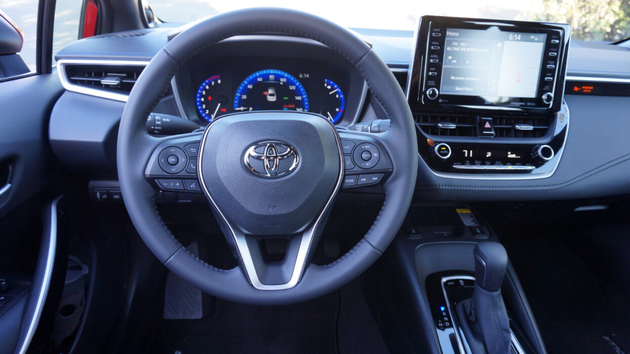 2020 toyota corolla xse review
