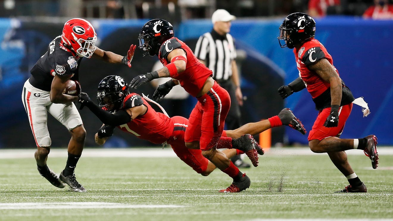 Hughes hosts taft, western hills hosts shroder and woodward hosts withrow. Aac Announces Kickoff Times For 6 Cincinnati Bearcats 2021 Football Games