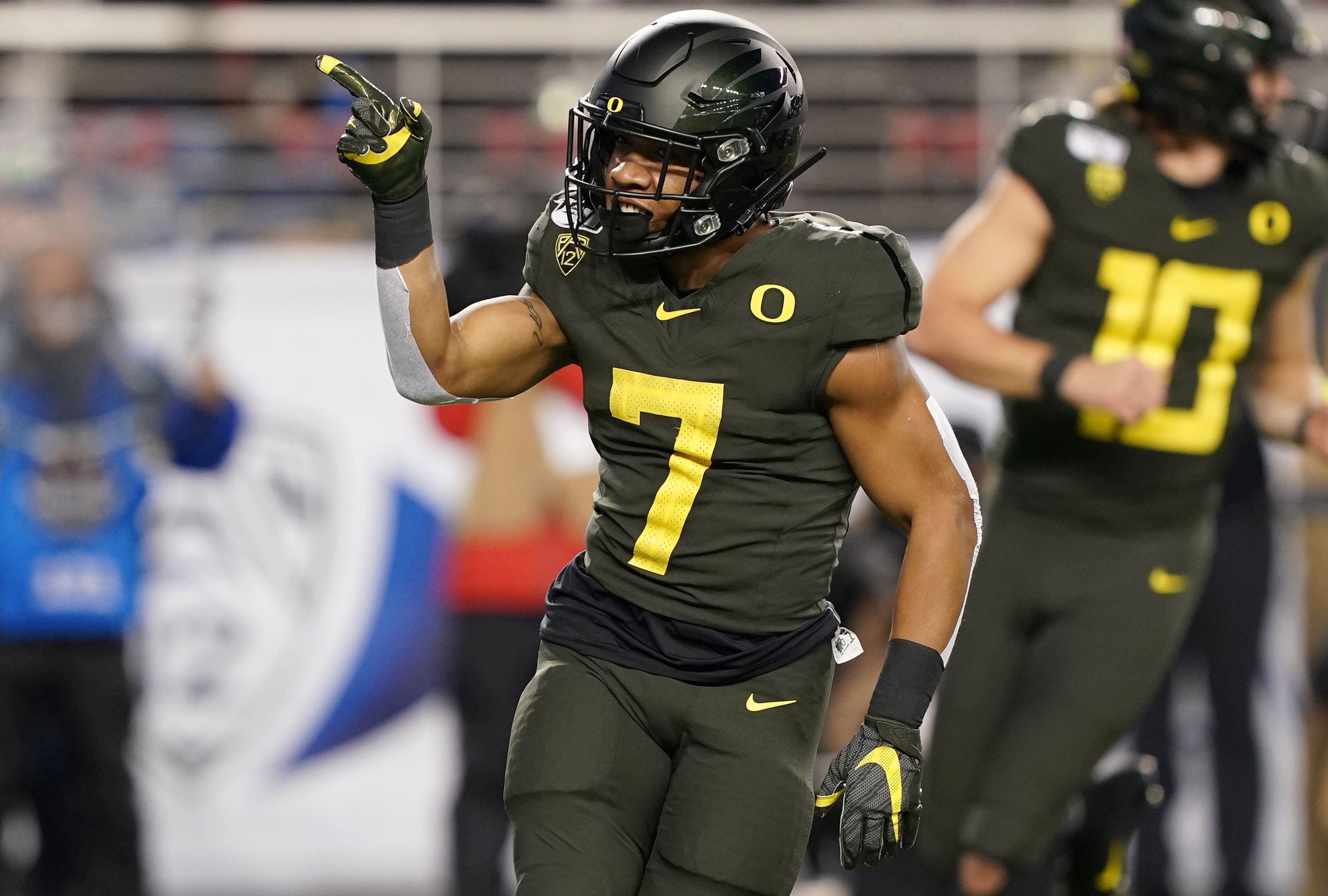 Name, height, weight, high school, college, birthdate. Oregon Football: Savoring Justin Herbertâs Final Half-Season