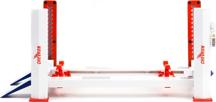 Chevron four-post lift in 1:18 scale by greenlight