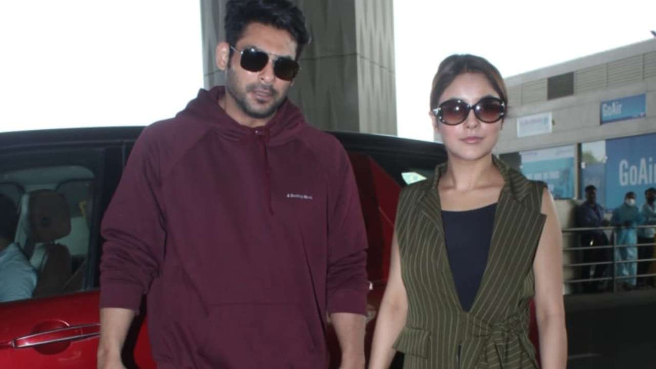 shehnaaz gill breaking down inconsolably as she arrived with her brother shehzaad to pay her last respects to the man with whom she shared incredible chemistry. Sidnaaz Recap Times When Sidharth Shukla And Shehnaaz Gill Made Netizens Believe They Were In Love