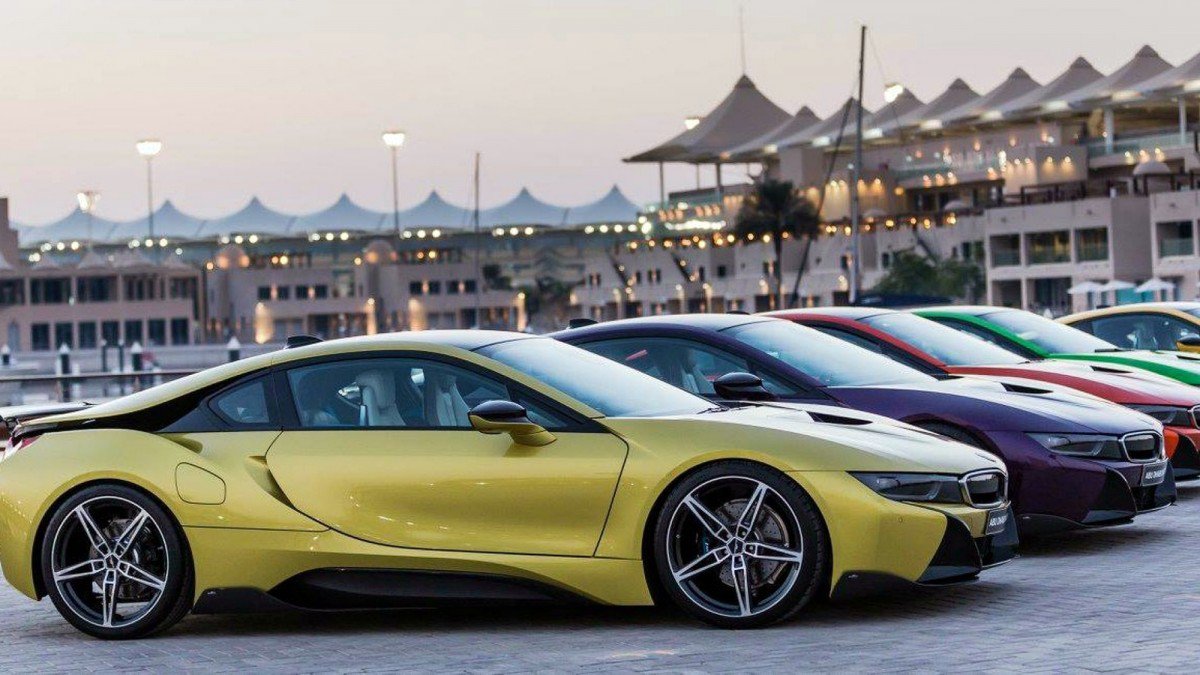 Bmw i8 colors abu dhabi in lava paint