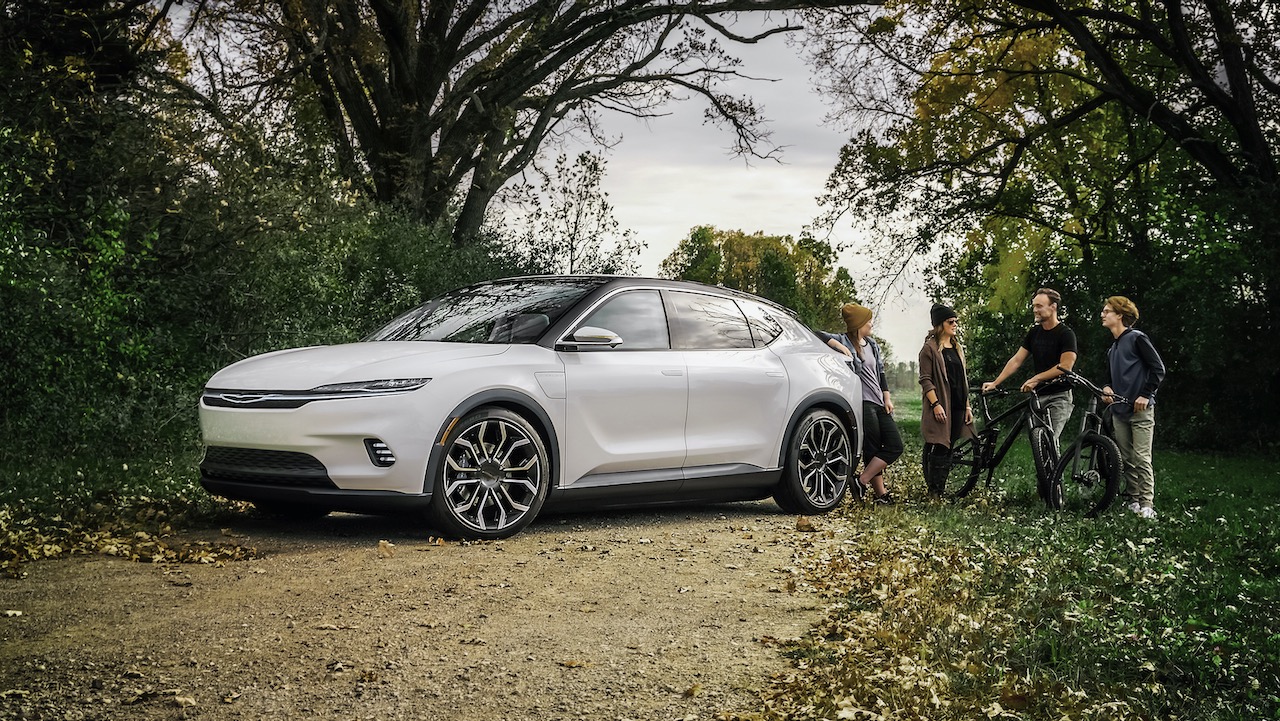 chrysler airflow concept ces2022 the features a dynamic design proportion  with low ride height and streamlined two tone roof