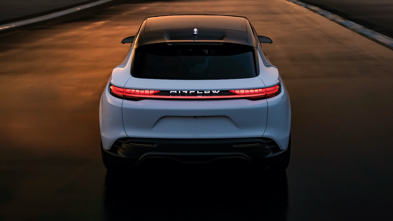 chrysler airflow concept ces2022 a crystal led taillight runs the full width of  accentuating vehicle s wide stance