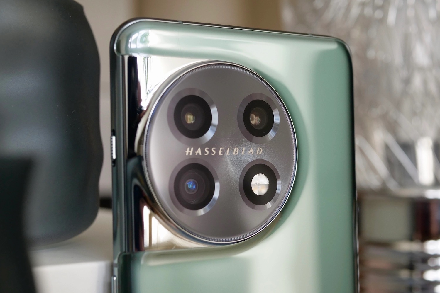oneplus 11 cuanto cuesta camera module close
