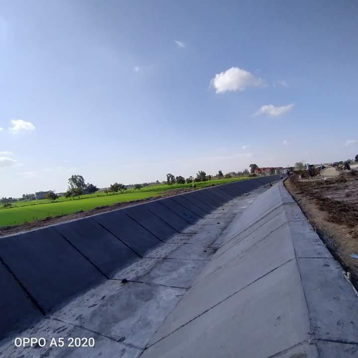 تبطين الترع  