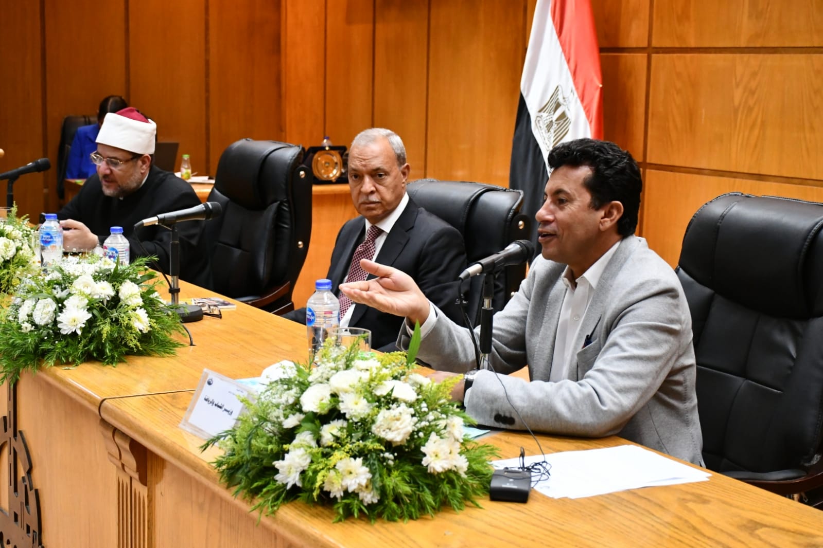 وزيرا الشباب والرياضة والأوقاف ومحافظ القليوبية يشهدون لقاء حواري مع شباب المحافظة