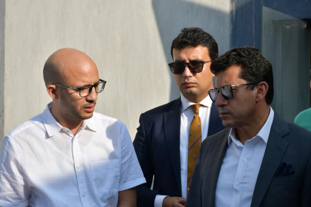 وزير الرياضة يتفقد فرع نادى النادى بشيراتون