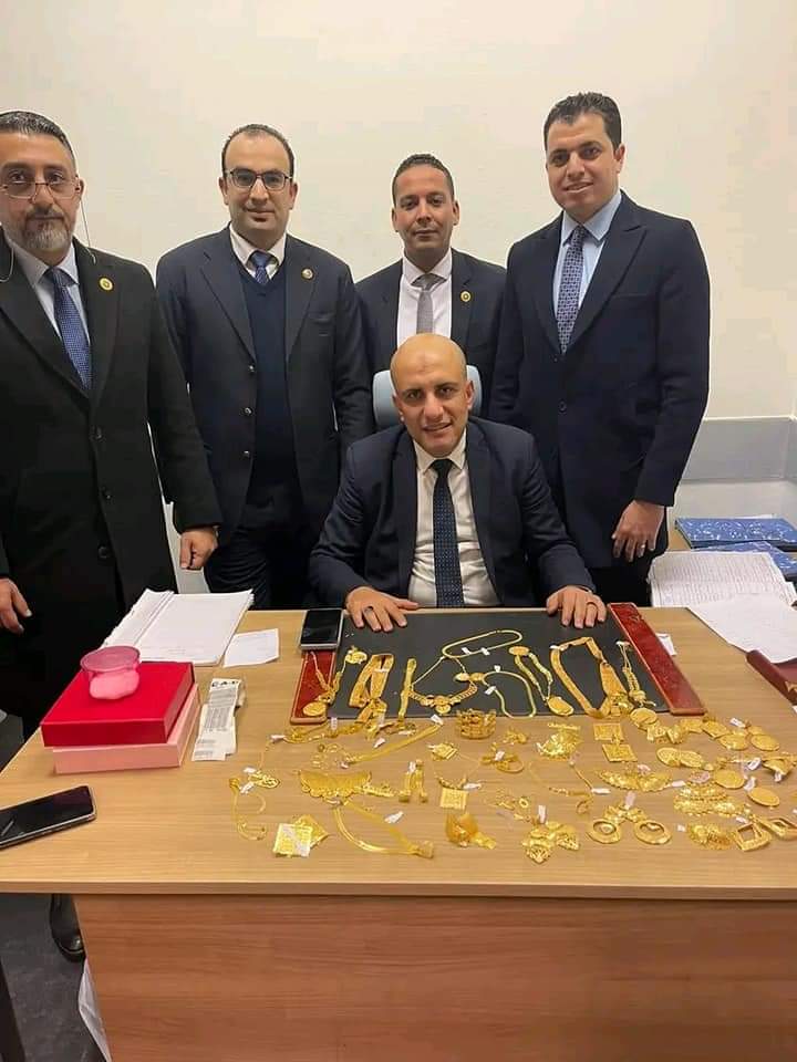 جمارك مطار القاهرة تضبط مشغولات ذهبية وعقاقير مخدرة وطلقات ضغط