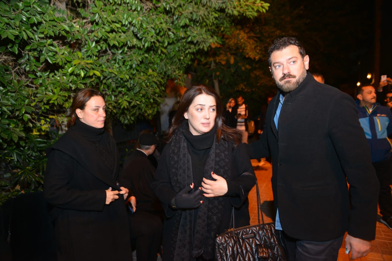 عزاء والدة سندرا نشأت