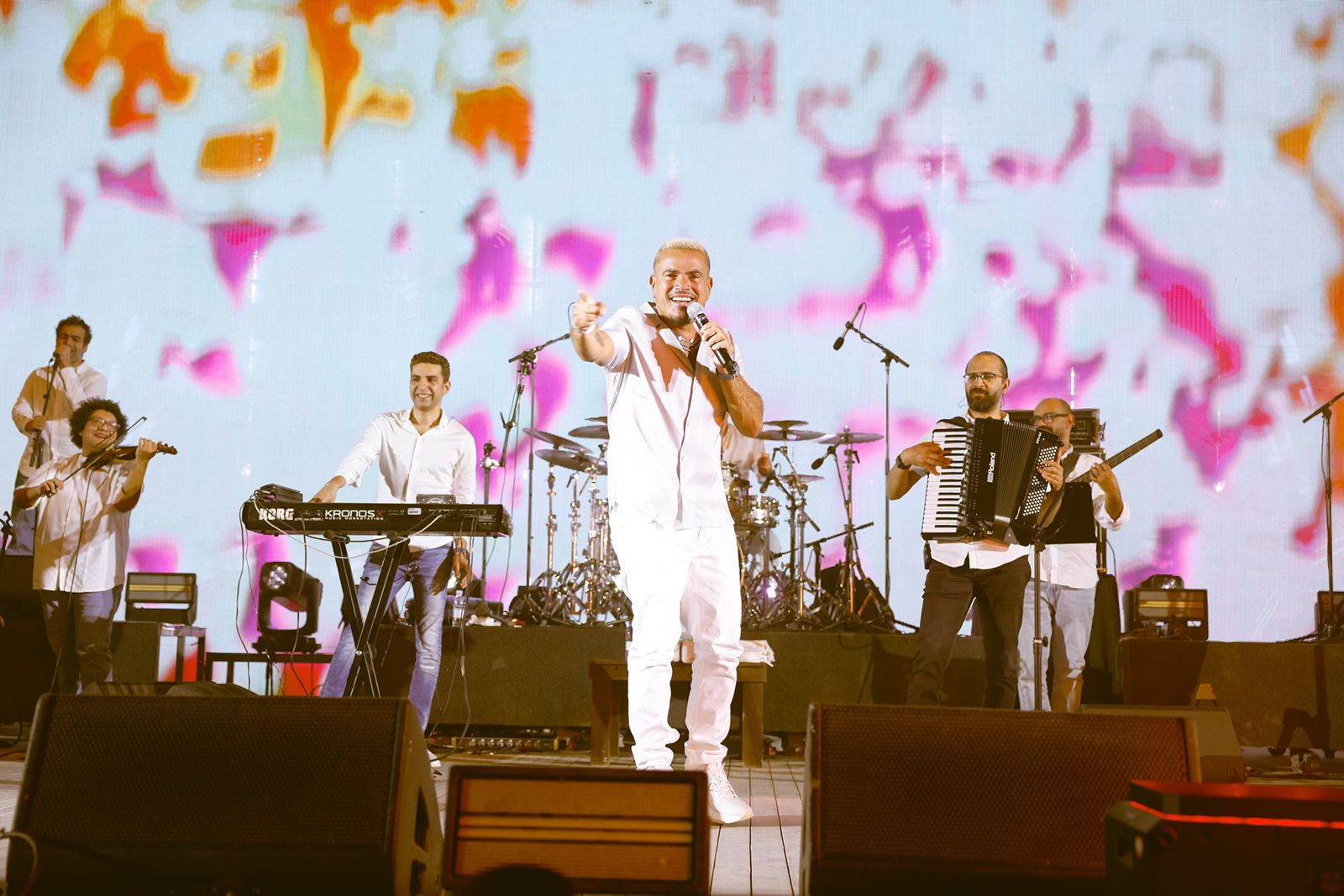 عمرو دياب خلال الحفل