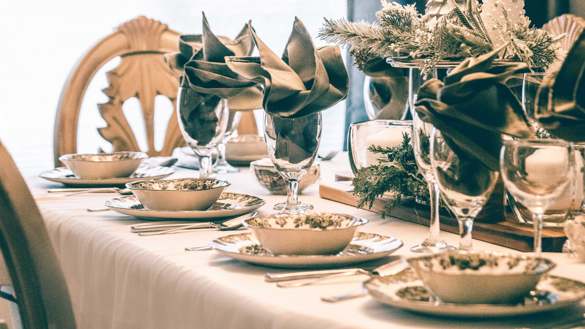 How To Dress Up Your Christmas Table Foodism