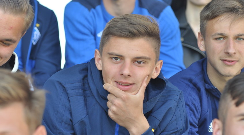 В ближайшие несколько часов «ириски. Vitalij Mikolenko V Dinamo Ravnyayus Na Kendzeru Footboom