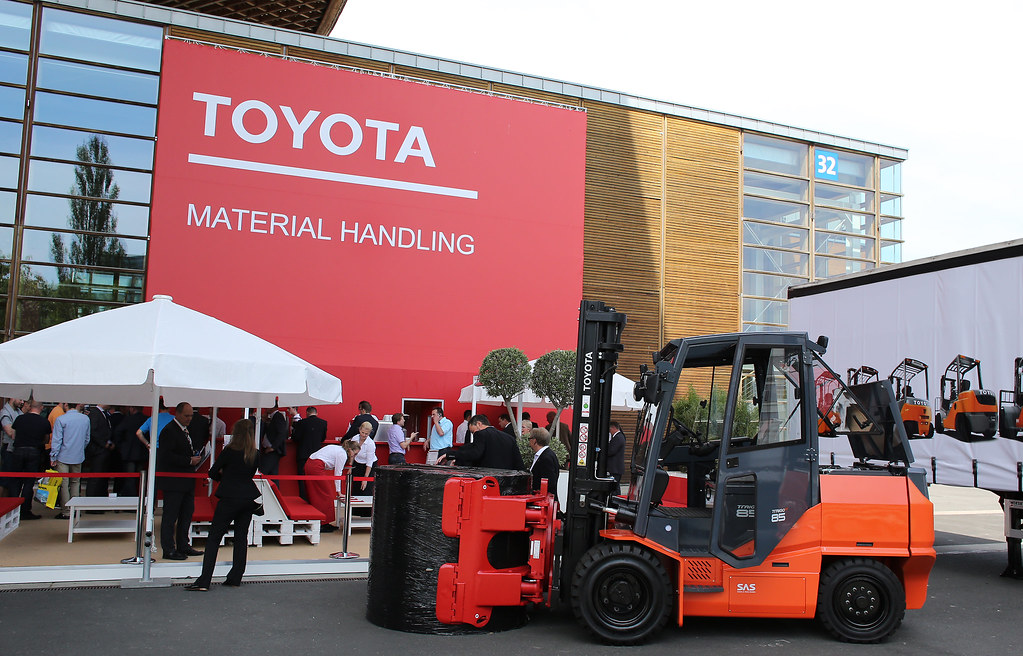 Top forklift manufacturers in the uk