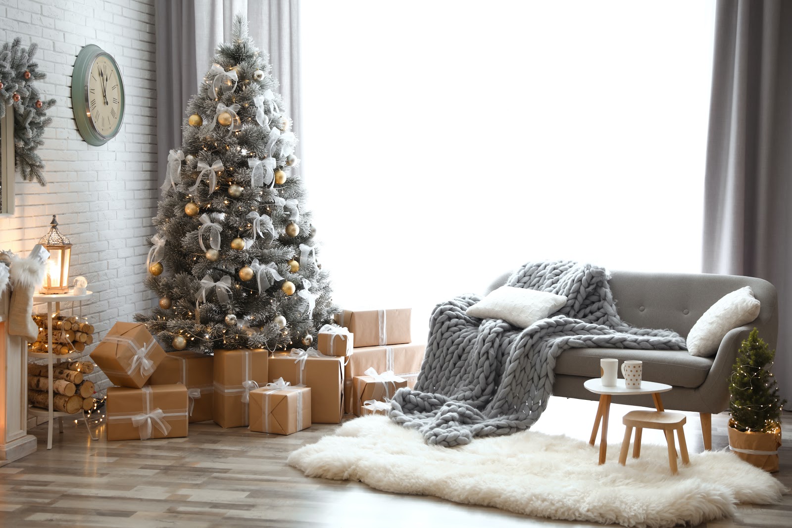 Christmas Decorating : 100 Christmas Home Decorating Ideas Beautiful Christmas Decorations - But if traditional red and gree.