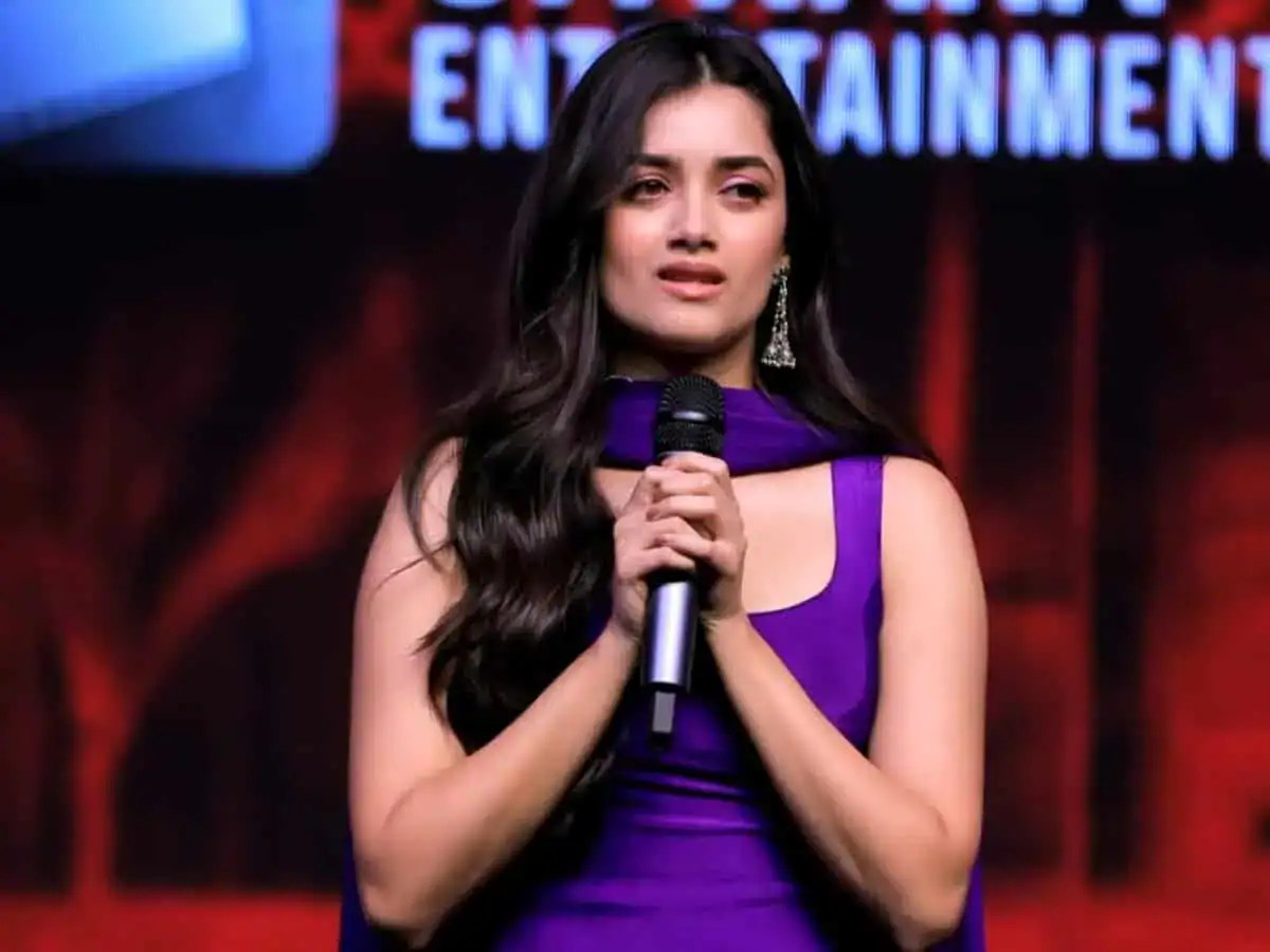 Bhagyashri Borse's Emotional Speech at LENIN Success Meet | Telugu Actress's Journey (2026)