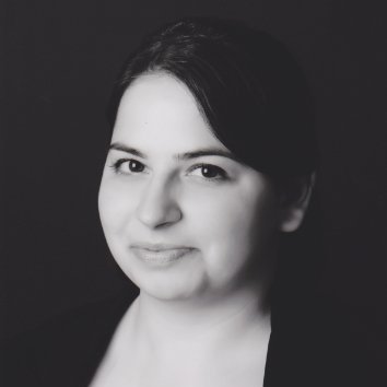 Marie Elise Hashnode - Premium Minimal Art Gallery - HD