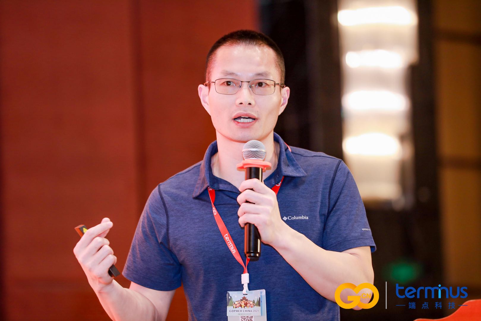 Germain Kevin Hashnode - Elegant Colorful Design - 4K