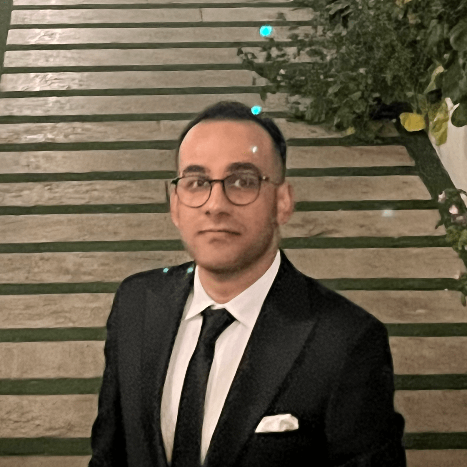 About Kiarash Kiani Medium - Abstract Photos - Amazing Full HD Collection