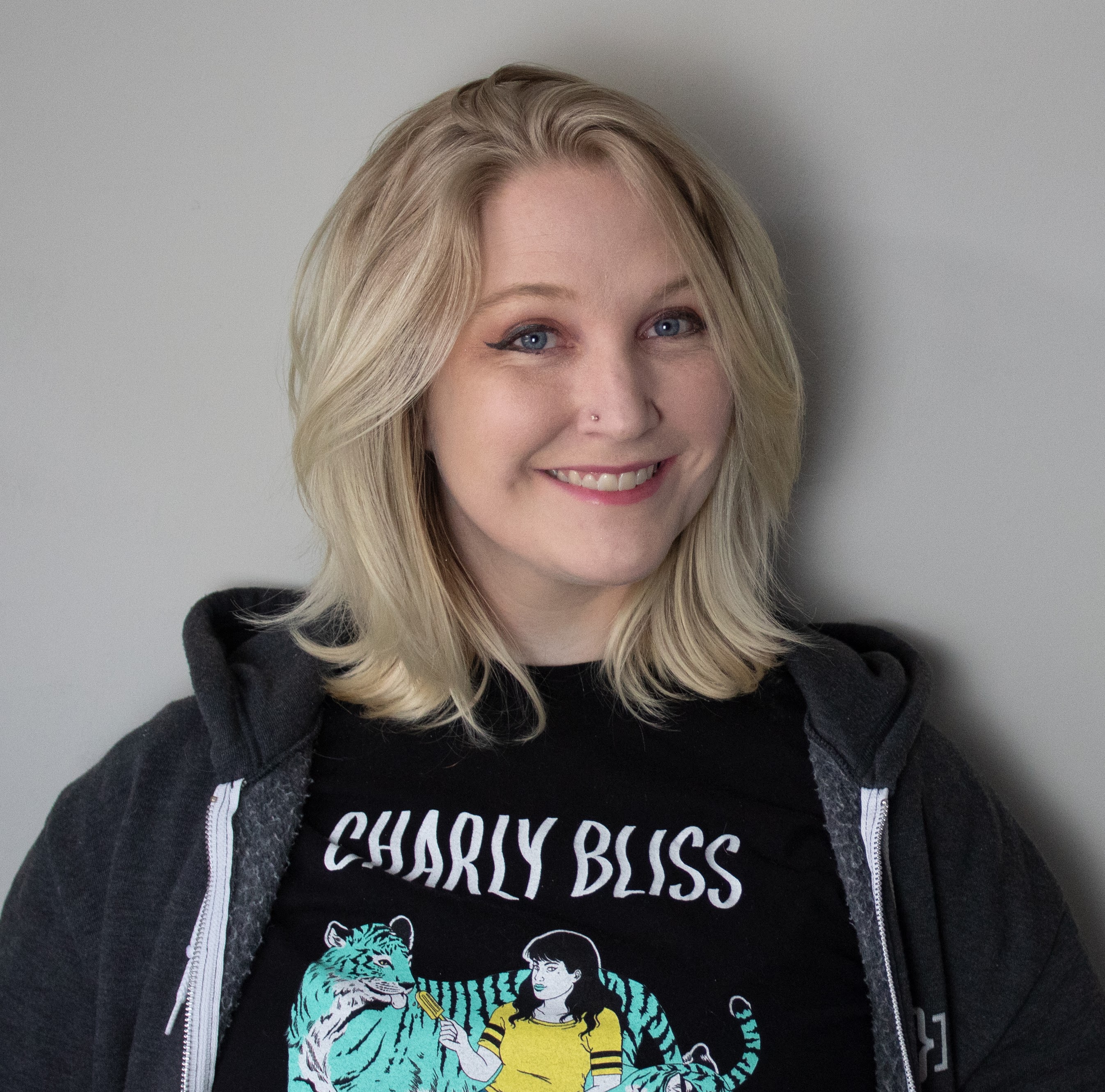 About Abbey Perini Medium - Download Elegant Minimal Design | 8K