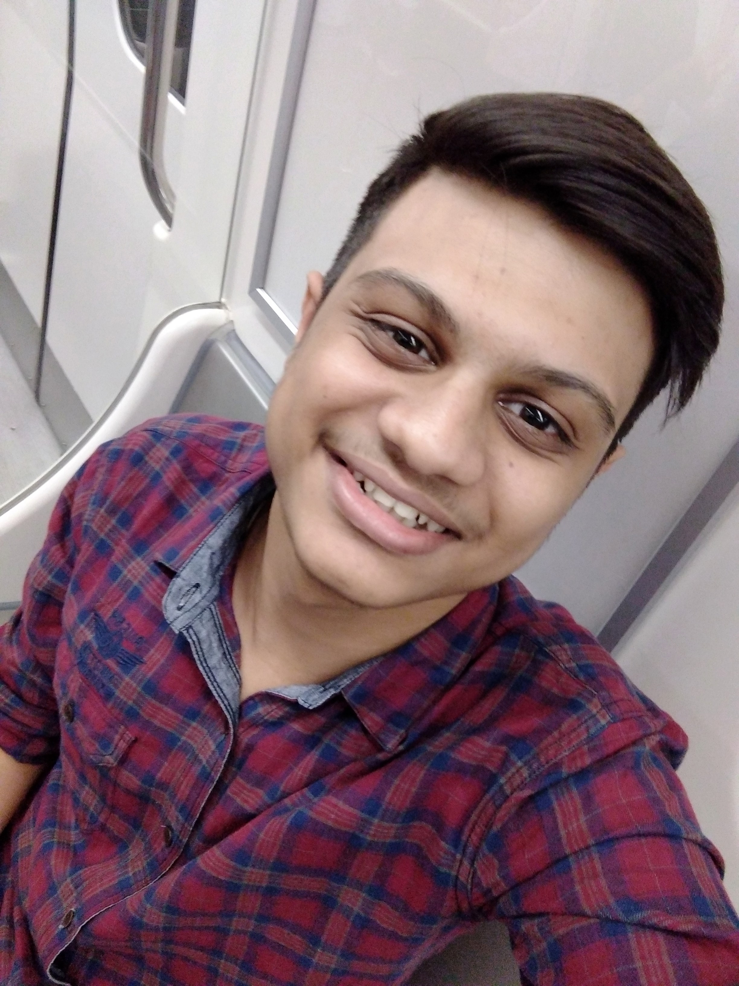 Saikat Mukherjee Hashnode - Professional Minimal Image - Mobile