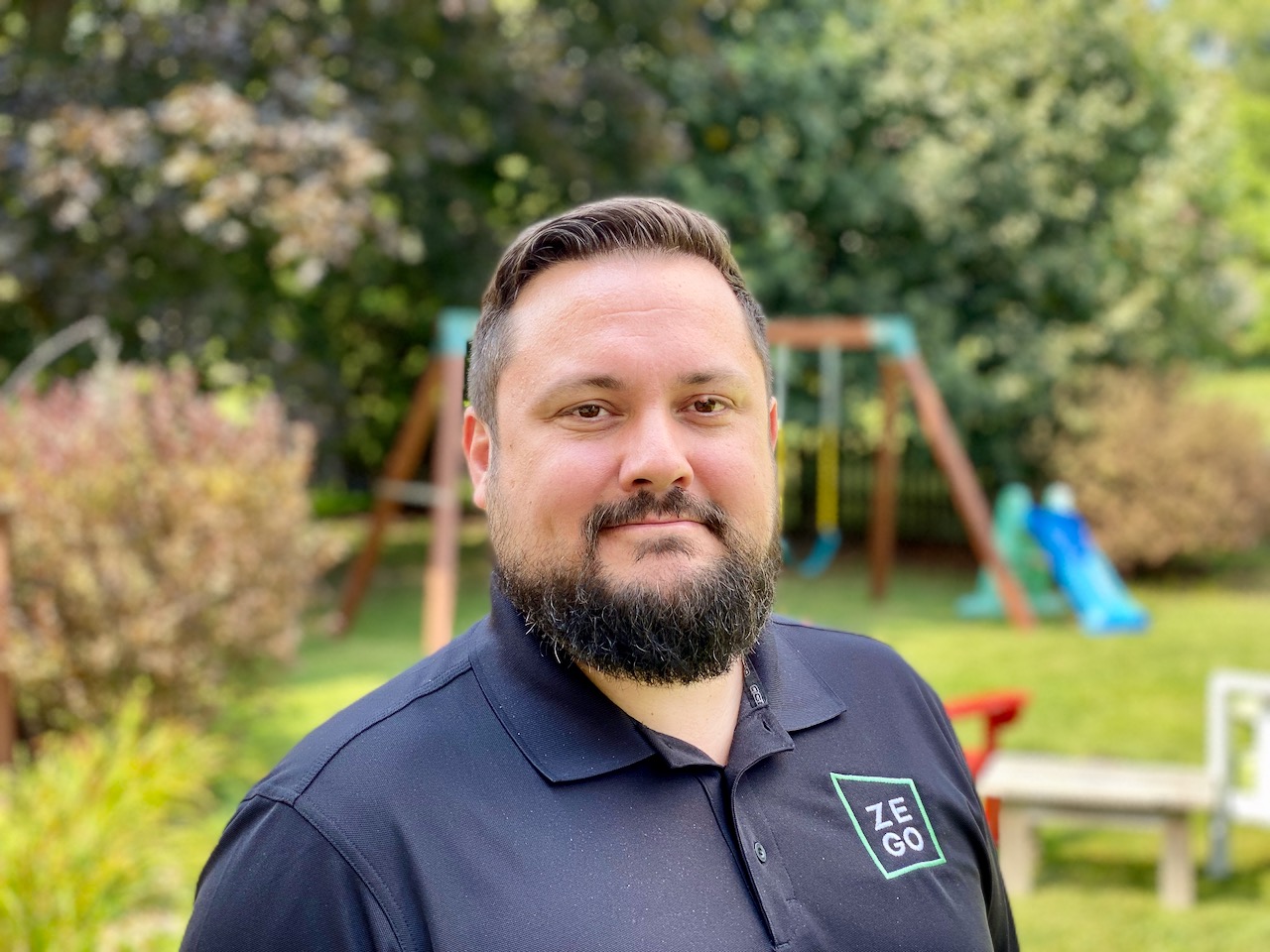 Alan Lins Hashnode - Dark Images - Elegant Desktop Collection