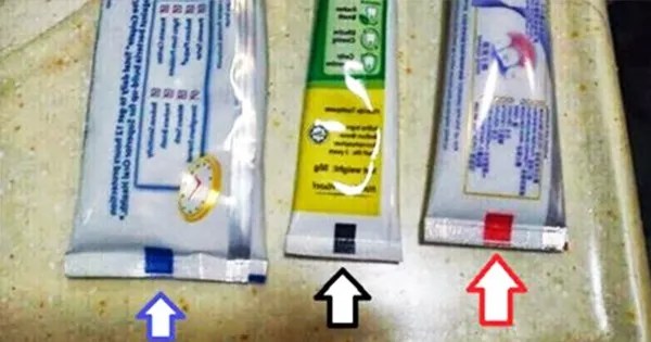 Gempar Terkait Kode Warna Pada Kemasan Pasta Gigi Sebagai Tanda Kandungan Bahan Ternyata Inilah Faktanya Jika ingin melihat kandungan dalam pasta gigi konsumen bisa membacanya pada label yang terdapat dalam setiap kemasan.