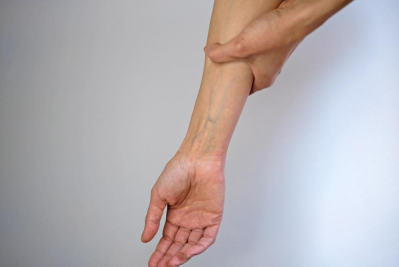 Warna Merah pada Darah, Apa Penyebabnya? | Hello Sehat