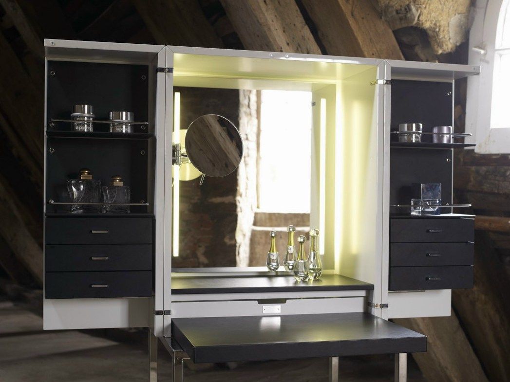 Dressing Tables With Mirrors Reflect The Beauty Of The Decor