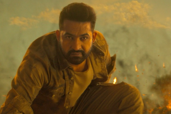 விபத்தில் சிக்கிய நடிகர் ஜூனியர் என்டிஆர்.. காயங்களுடன் மருத்துவமனையில் அனுமதி விபத்தில் சிக்கிய நடிகர் ஜூனியர் என்டிஆர்.. காயங்களுடன் மருத்துவமனையில் அனுமதி