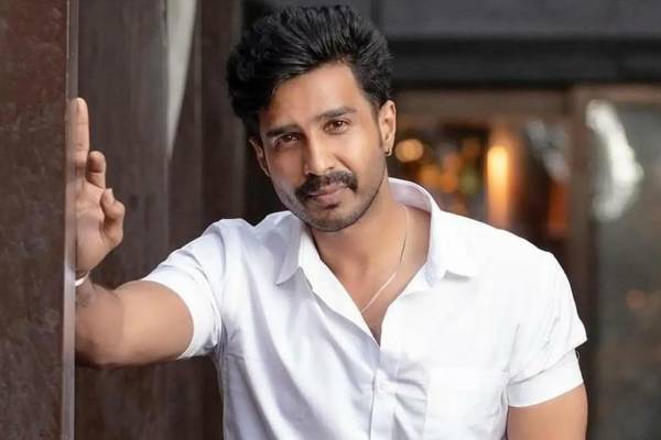 என் படங்களுக்காக யாரும் காத்திருக்கவில்லை, நட்சத்திரமாகக் கருதவில்லை.. விஷ்ணு விஷால் ஆவேசம்! என் படங்களுக்காக யாரும் காத்திருக்கவில்லை, நட்சத்திரமாகக் கருதவில்லை.. விஷ்ணு விஷால் ஆவேசம்!