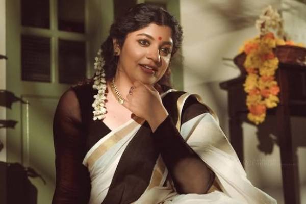 பொது இடத்தில் நடந்த அந்த விஷயம், அவமானமாக உணர்ந்தேன்… அபர்ணா பாலமுரளி பொது இடத்தில் நடந்த அந்த விஷயம், அவமானமாக உணர்ந்தேன்… அபர்ணா பாலமுரளி