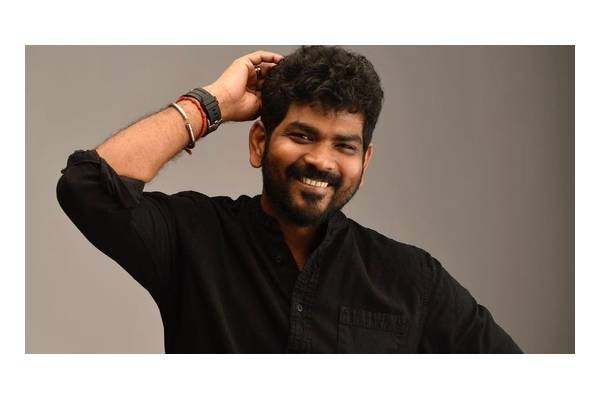 இயக்குநர் விக்னேஷ் சிவன் திருவண்ணாமலை கோவிலில் திடீர் சாமி தரிசனம்.. இயக்குநர் விக்னேஷ் சிவன் திருவண்ணாமலை கோவிலில் திடீர் சாமி தரிசனம்..