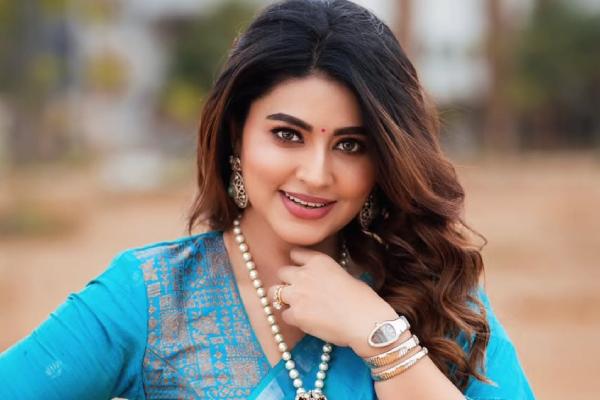 நடிகை சினேகாவின் சொத்து மதிப்பு எவ்வளவு தெரியுமா.. அடேங்கப்பா இத்தனை கோடியா நடிகை சினேகாவின் சொத்து மதிப்பு எவ்வளவு தெரியுமா.. அடேங்கப்பா இத்தனை கோடியா