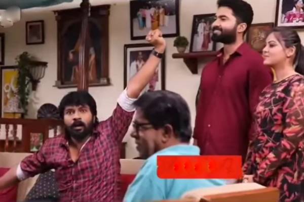 விஜயா, பார்வதி செய்த விஷயம், கடும் ஷாக்கில் முத்து… சிறகடிக்க ஆசை புரொமோ விஜயா, பார்வதி செய்த விஷயம், கடும் ஷாக்கில் முத்து… சிறகடிக்க ஆசை புரொமோ