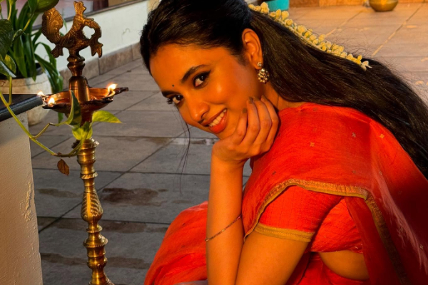 பிரியங்கா மோகன் ஹோம்லி லுக்கில் கியூட் புகைப்படங்கள் பிரியங்கா மோகன் ஹோம்லி லுக்கில் கியூட் புகைப்படங்கள்